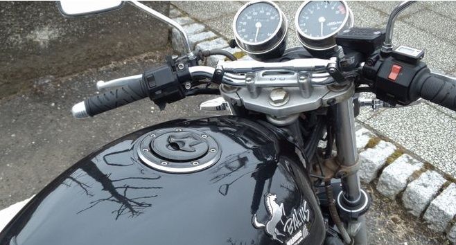 MADMAX カーボン調タンクキャップカバー』 (Bike Seibi バイク整備の記録)